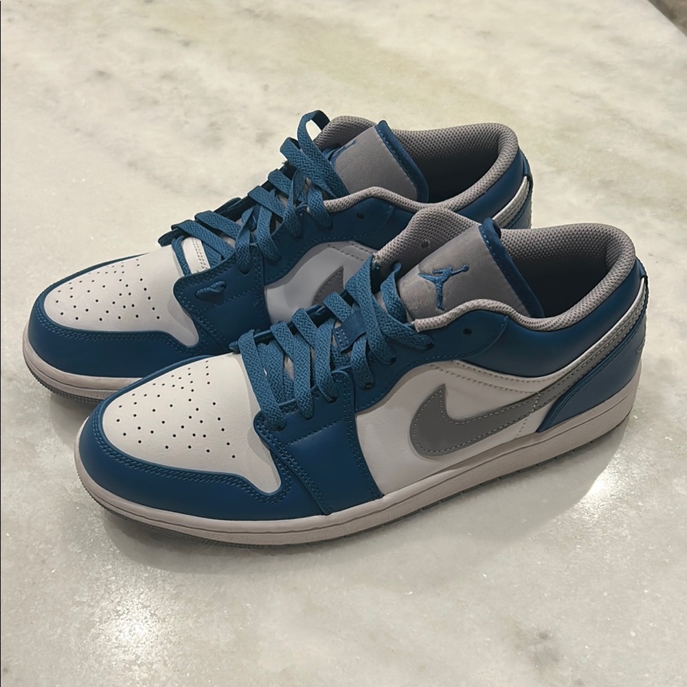 Jordan 1 Low Blue and White size 11